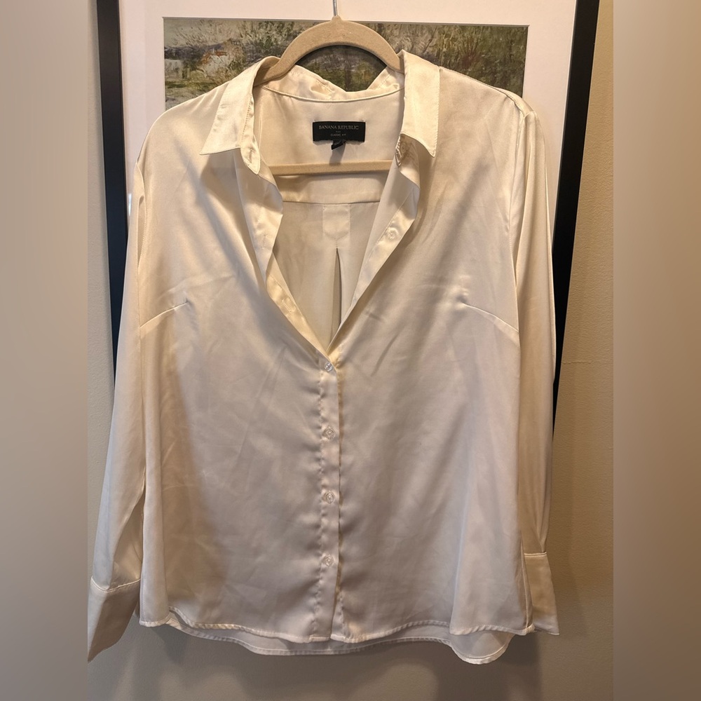 Banana Republic White Silky Blouse